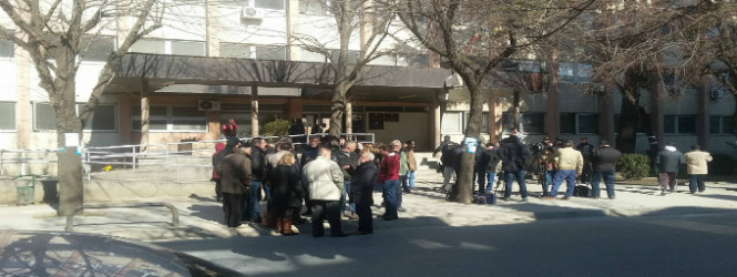 Под силно полициско обезбедување започна судскиот процес за смртта на малиот Алмир