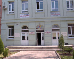 Со протест на ученици од ООУ „Браќа Миладиновци“ започна првенството во кошарка