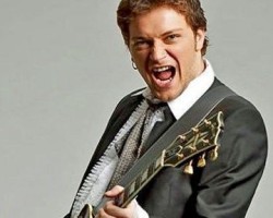 Пејачот Влатко Илиевски пронајден мртов во својот автомобил