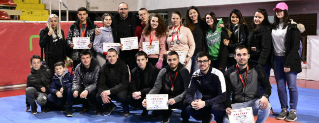 Две златни медали на државниот натпревар во Кик бокс за членовите на клуб “Предатор”од Куманово