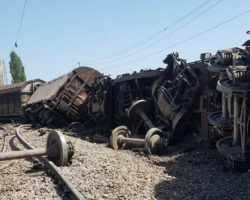 Железничкиот сообраќај на пругата Куманово – Скопје е во прекин, се отстрануваат излизганите вагони