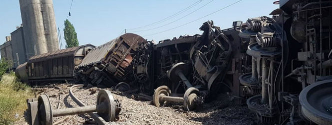 Железничкиот сообраќај на пругата Куманово – Скопје е во прекин, се отстрануваат излизганите вагони