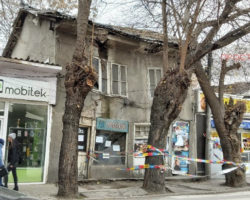 Ќе се руши старата куќа во центарот на градот