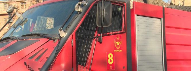 Се запали кров на зграда на улица Сава Ковачевиќ