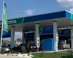 Од ноќеска горивата ќе поевтинат