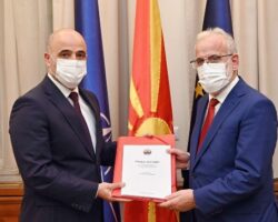 Ковачевски му го достави на Џафери предлогот за состав на новата влада, Спасовски останува министер за внатрешни работи