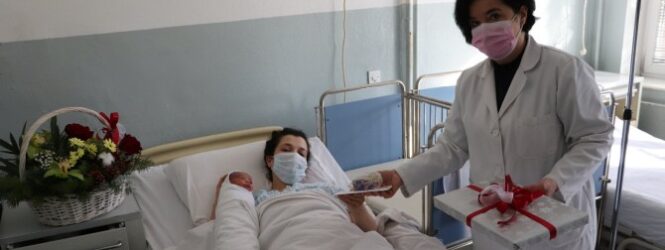 Првото бебе родено во новата 2022 година во Куманово е машко