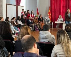 Трибина во Куманово за препознавање и заштита од трговија со луѓе, младите преку социјалните мрежи лесно стануваат жртви