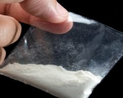 Приведен дилер на дрога во Куманово, полицијата во неговиот дом  пронашла 350 грама кокаин