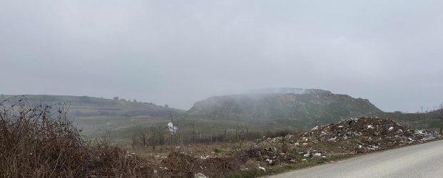 Ветерот го отежнува целосното гасење на пожарот на депонијата Краста