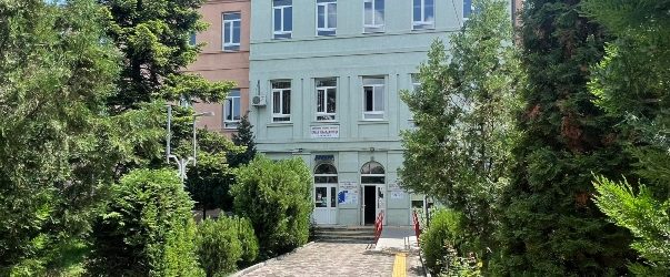 Ќе се реконструира кровот на училишната зграда на Браќа Миладиновци и Крсте Мисирков