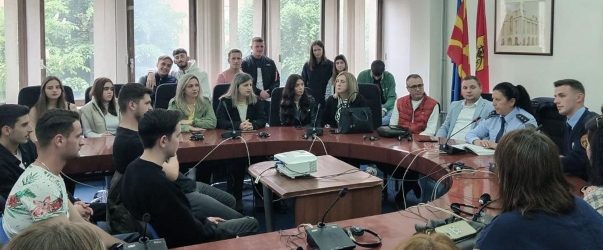 Трибина во Куманово „На матура без автомобил, алкохол и психотропни супстанции“