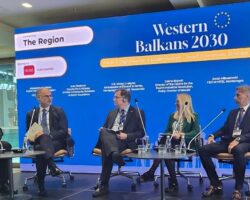 Потпретседателот на владата и министер за односи меѓу заедниците, Иван Стоилковиќ на конференцијата „WESTERN BALKANS 2030″ во Србија