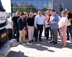 Куманово доби пет комунални возила, најавени електрични автобуси и почести возови до Скопје