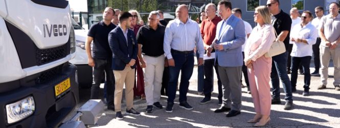 Куманово доби пет комунални возила, најавени електрични автобуси и почести возови до Скопје