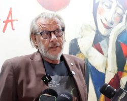 Игор Џамбазов лауреат на „Денови на комедија“, паричниот дел од наградата го донира за Јована Станковска