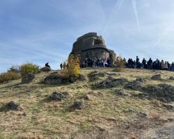 Српската заедница бара итна реакција од институциите по објавите за минирање на спомен-костурницата Зебрњак